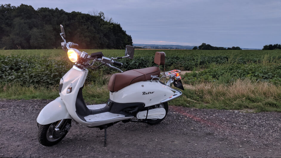 Retro electric scooter