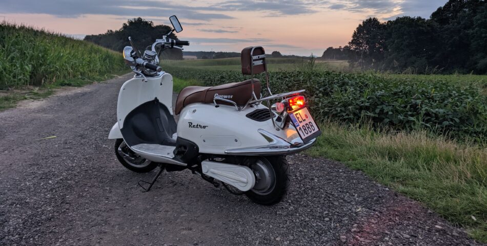 Retro electric scooter