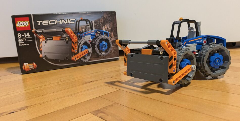 lego technic 42071 – dozer compactor