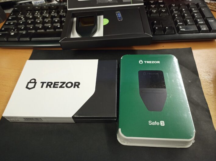 Trezor model T (nový nerozbalený)