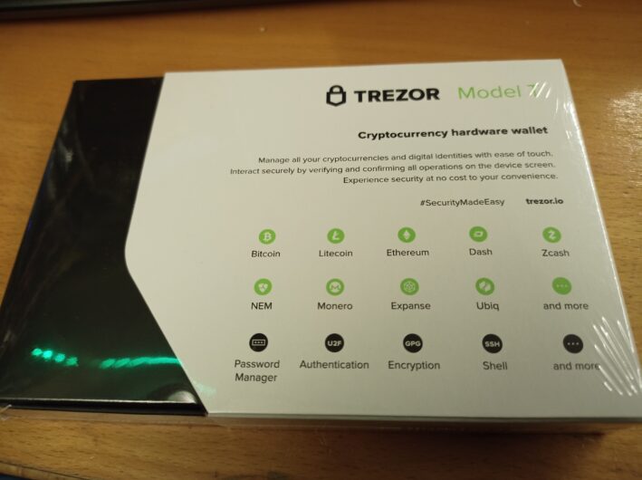 Trezor model T (nový nerozbalený)