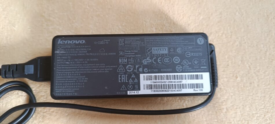 Lenovo adapter 90W square