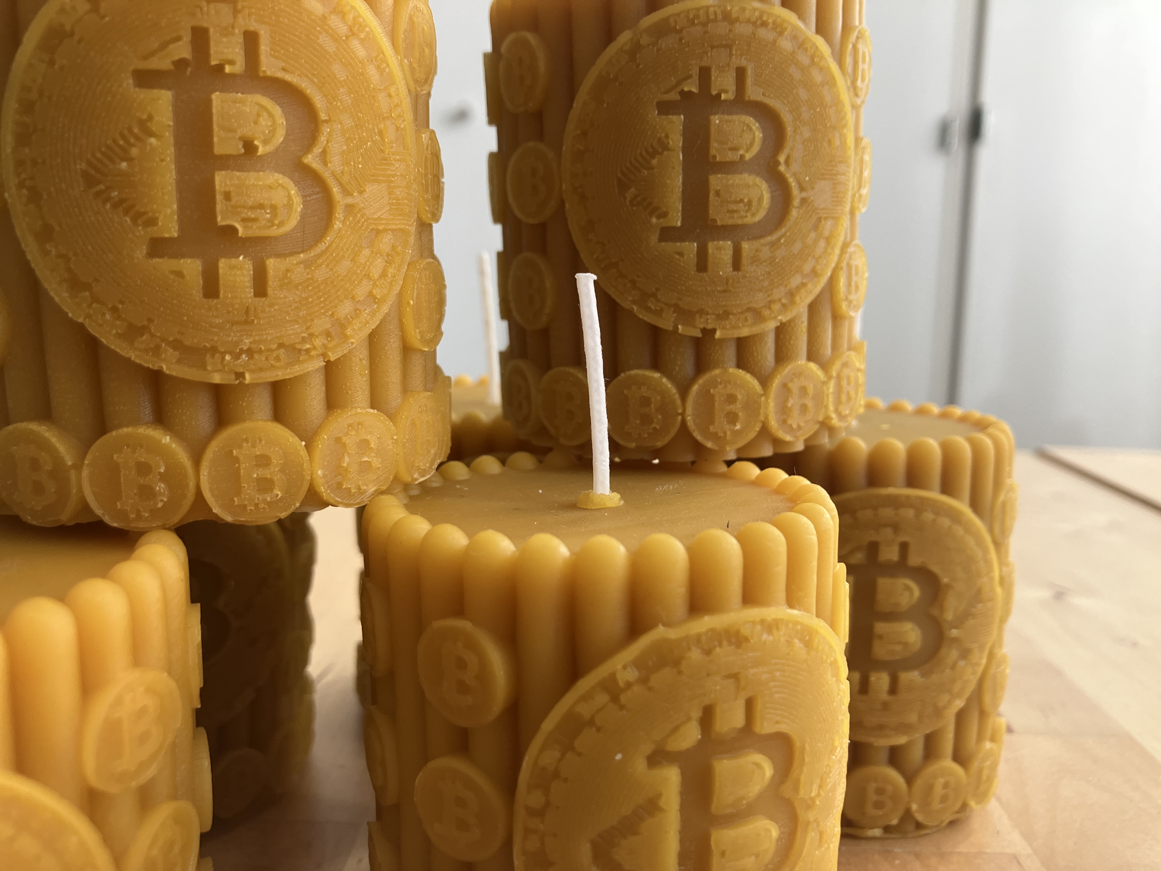 Adventní / Vánoční Bitcoin svíčka . Včelí vosk / BTC originální dárek.