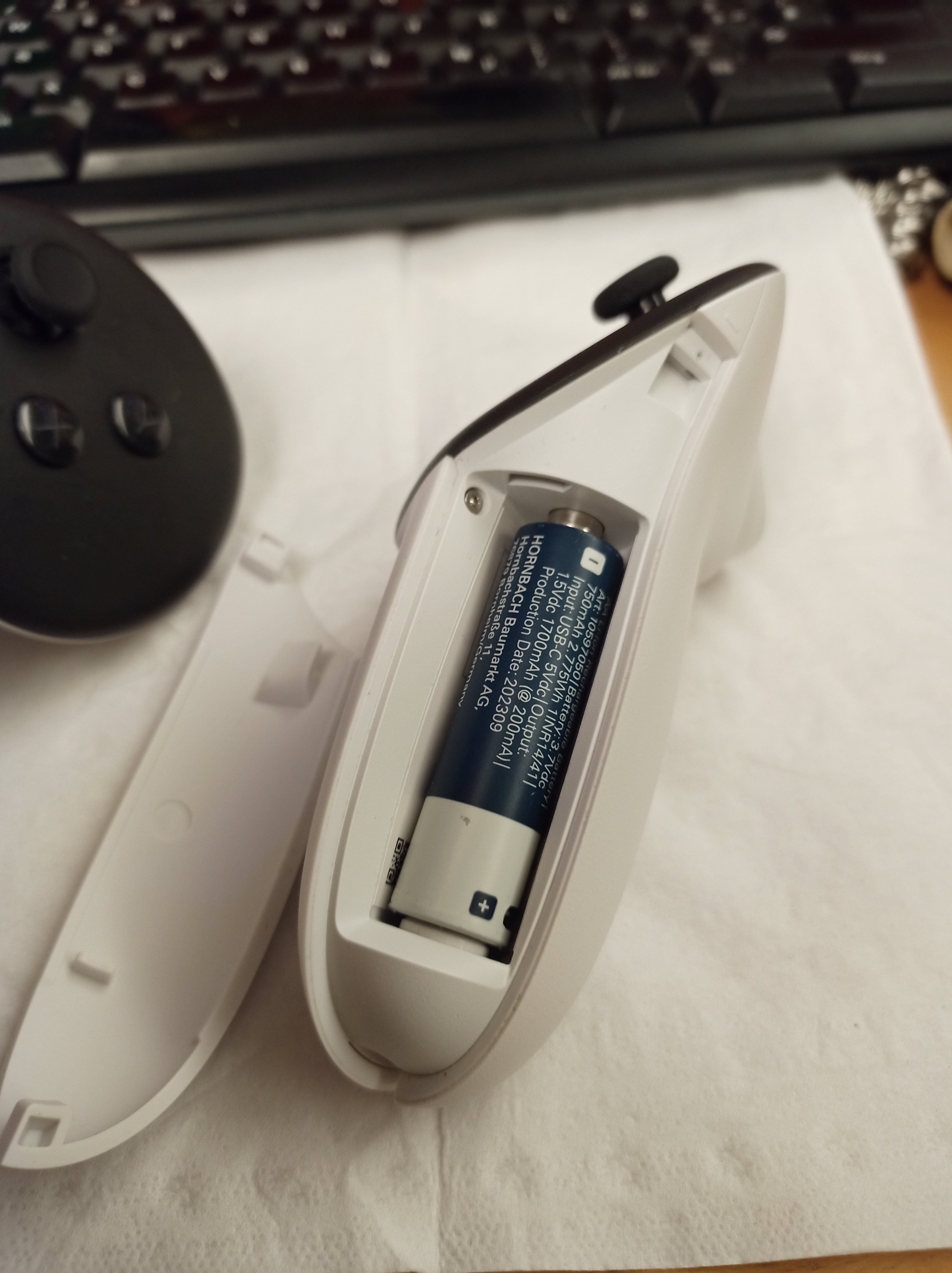 Rechargeable lithium AA batteries for game controllers