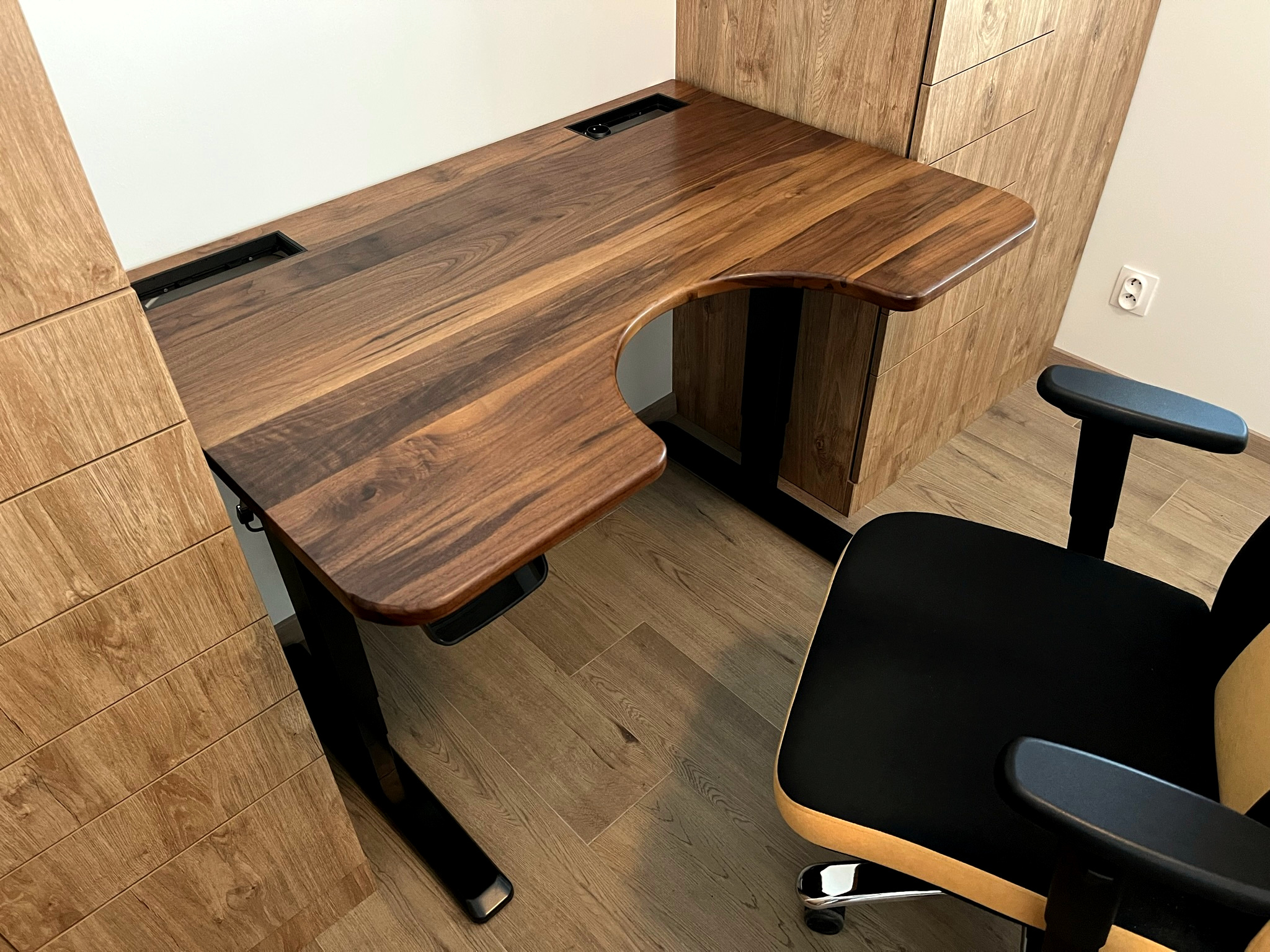 Výroba nábytku z masívu