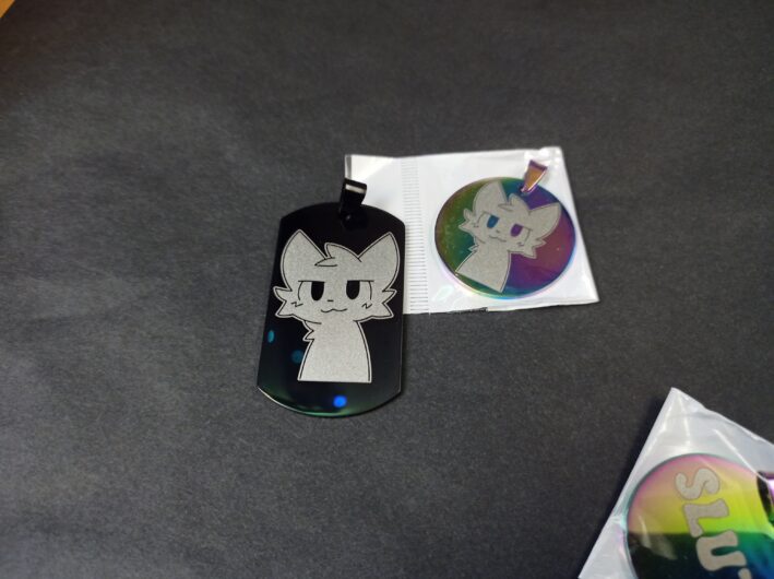 Necklace or keychain