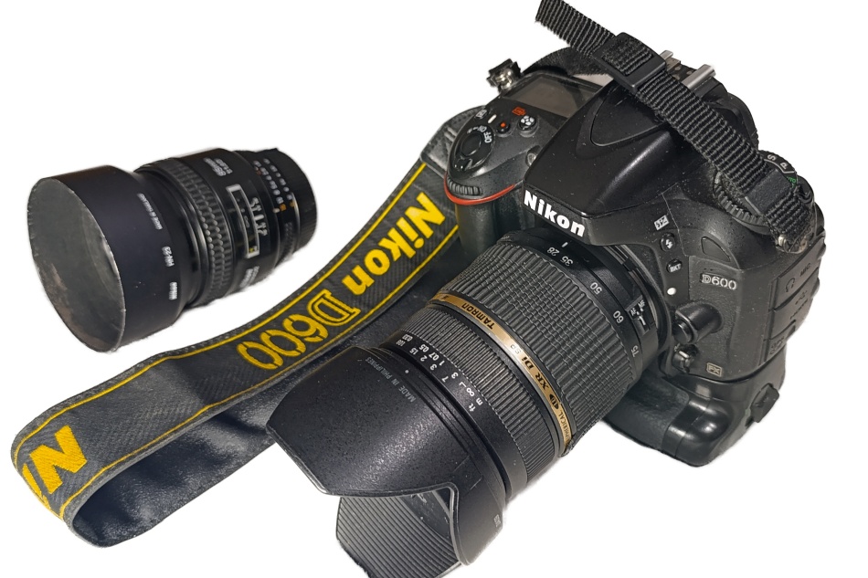 Predám Nikon D600 s Nikkor 85 f/1.8 D a Tamron 28–75 f/2.8