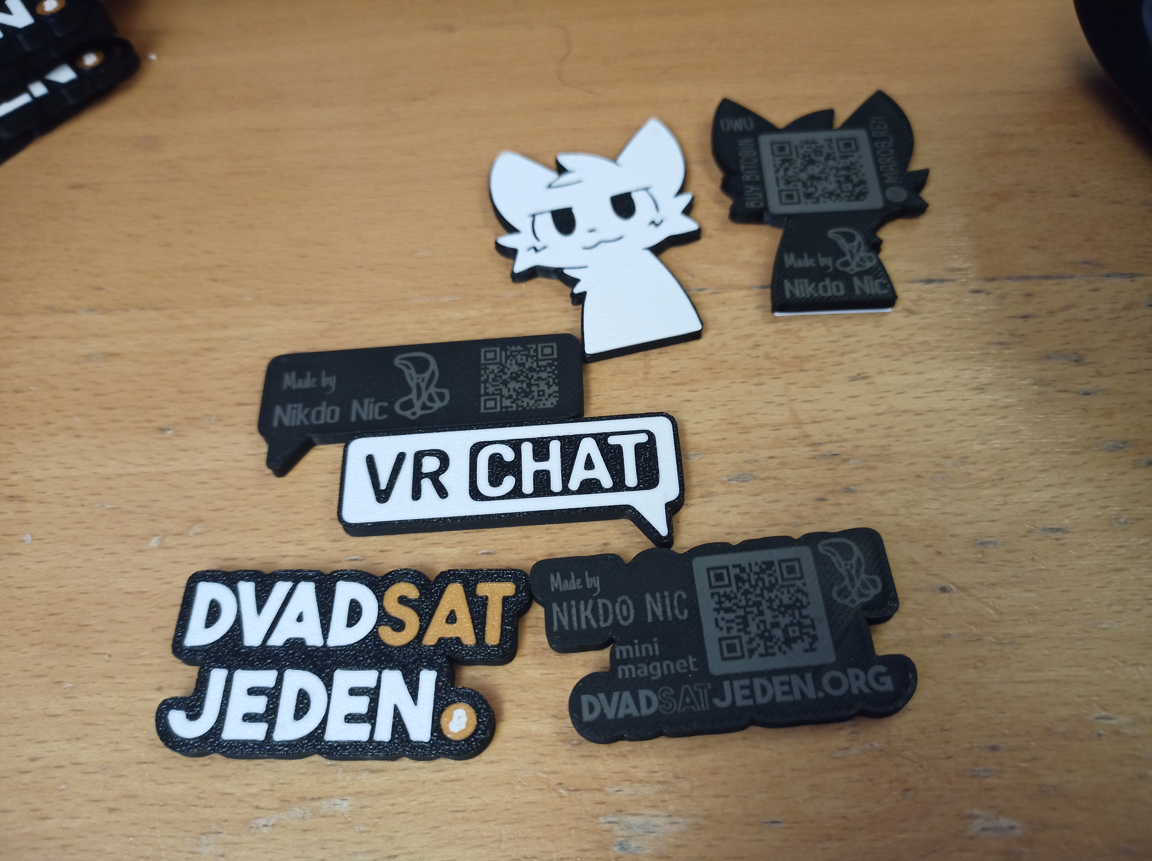 Necklace or keychain