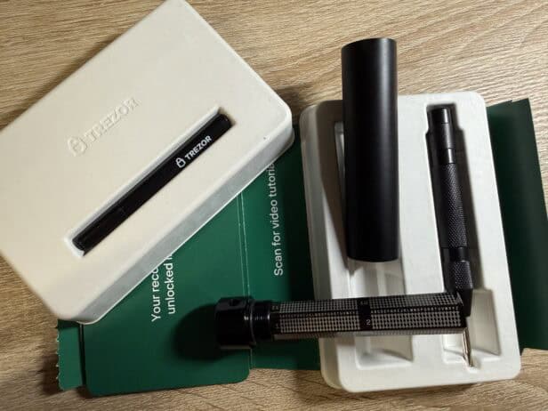 TREZOR Keep Metal – 12 words – NEW