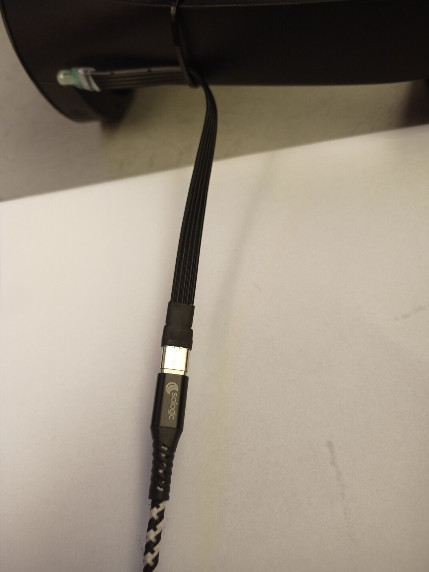 protective USB-C cable against breaking force/ ochranný kabel proti poškodeniu trhnutím